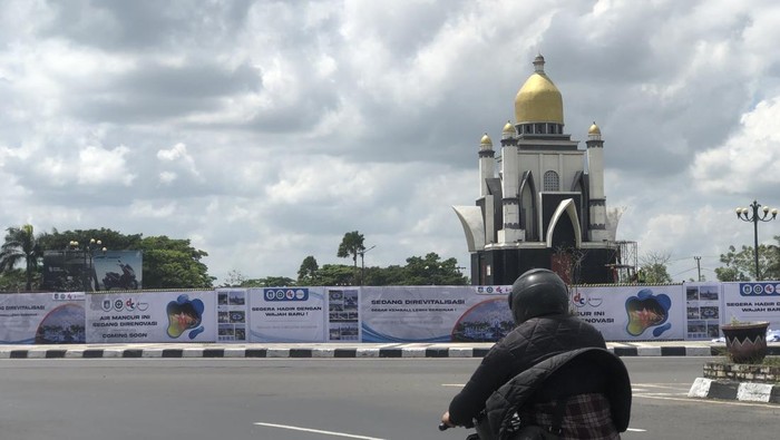 Penampakan penataan Monumen Giri Menang Square (GMS) di Gerung, Lombok Barat. (Foto: M Zahiruddin/detikBali)