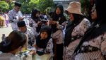 Hari Guru Dirayakan Meriah di Berbagai Daerah, Siswa Persembahkan Hal Spesial untuk Pendidik