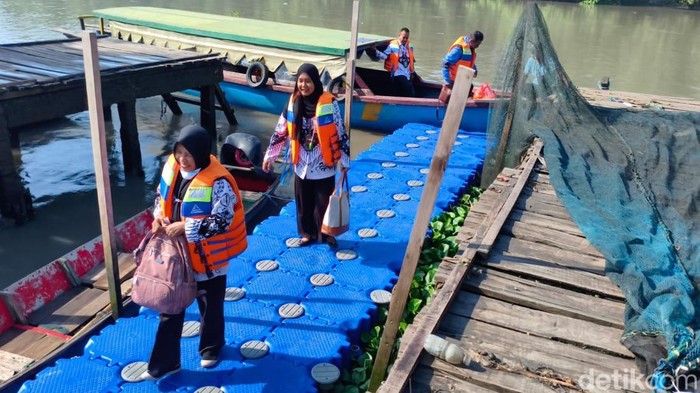 Perjuangan guru di daerah terpencil Sidoarjo