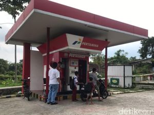 Maling Gondol Tas Isi Rp 17 Juta di Pertashop BUMDes Cepogo Terekam CCTV
