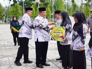 Hari Guru Nasional, Plt Gubri SF Hariyanto: Guru Hebat Mengajar dengan Hati
