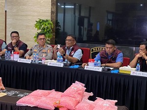 Ada Lencana Polri Palsu di Mobil Kurir Ekstasi Celaka di Tol Lampung