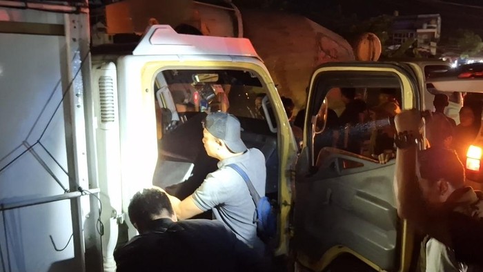 Polisi saat berada di lokasi kejadian sopir asal Lampung ditikam pemalak.