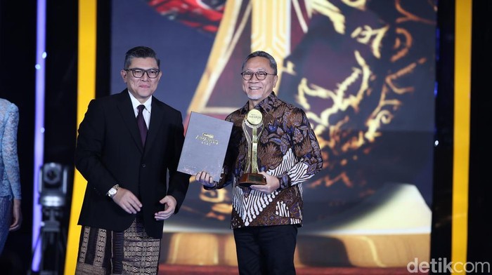 detikcom Awards 2025 mengusung Apresiasi Karya Insan Nusantara, Merajut Indonesia Gemilang. Berikut penerima Anugerah  Lingkungan, Energi dan Ketahanan Pangan.