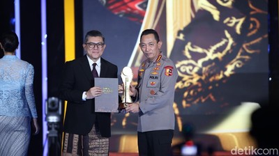 Potret Penerima Anugerah Pembangunan Politik, Hukum dan Demokrasi