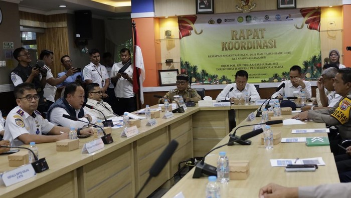 Rakor kesiapan Nataru oleh Kemenhub yang digelar tertutup di ruang rapat ASDP Ketapang Banyuwangi