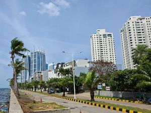 Banyak Rumah Mewah di Pantai Mutiara Dijual, Alarm Bahaya Tanggul Bocor?