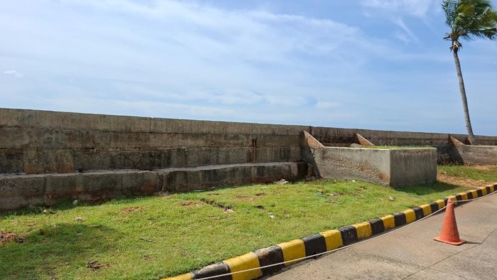 Tanggul Pantai Mutiara