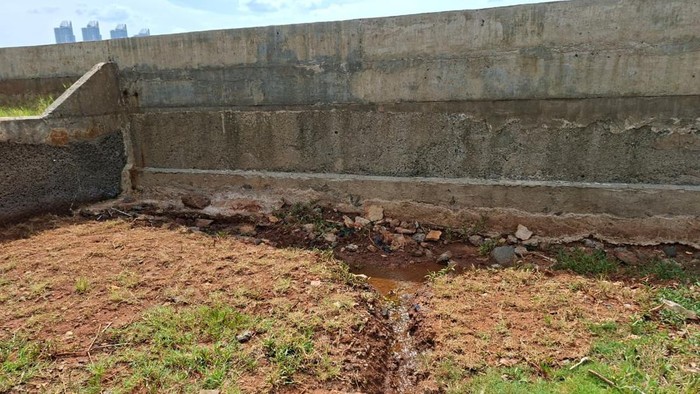 Tanggul Pantai Mutiara