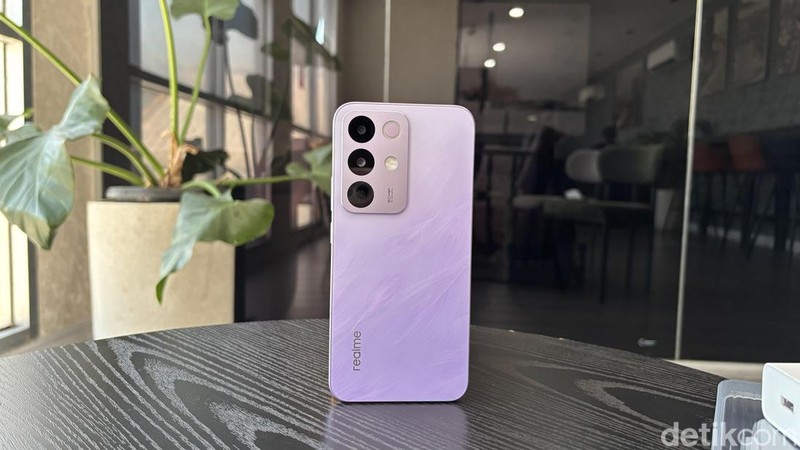 Unboxing Realme C85 Pro