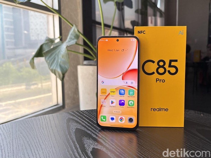 Unboxing Realme C85 Pro