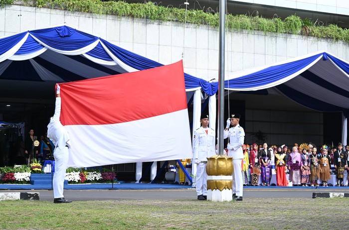 Upacara Hari Guru Nasional 2025