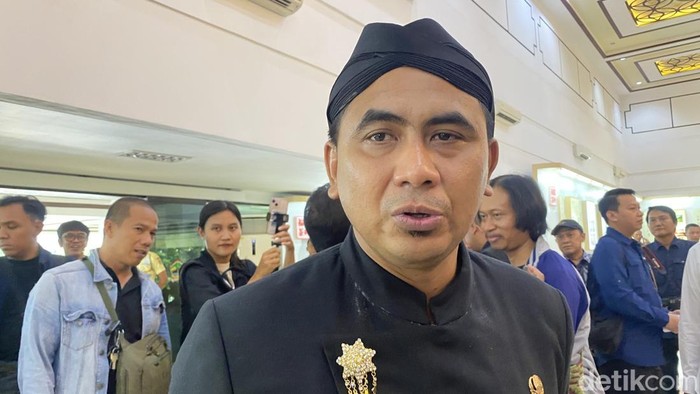 Wakil Gubernur Jawa Tengah Taj Yasin Maimoen (Gus Yasin) ditemui di Gedung Gradhika Bhakti Praja, Semarang, Selasa (25/11/2025).