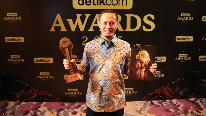 Wali Kota Pekanbaru Agung Nugroho meraih detikcom Awards 2025