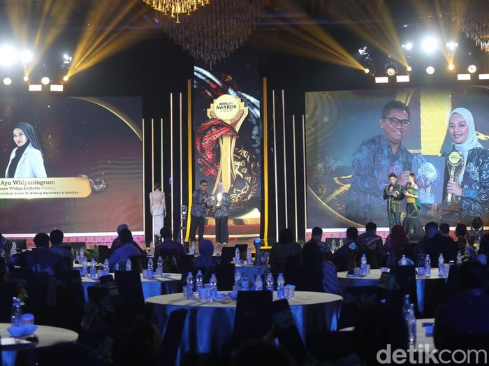 Widya Esthetic Clinic Raih detikcom Awards