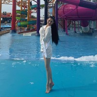 Wanita lulusan Shandong Agricultural University jurusan ekonomi dan bisnis di University of Queensland tersebut cukup menarik perhatian selama ajang kecantikan. Foto: Instagram @zhaona_zena