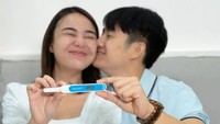 Kabar bahagia datang dari Amanda Manopo dan Kenny Austin. Mereka membagikan kabar kehamilan Amanda.Foto: TikTok/agml612 & TikTok/kennyauztin
