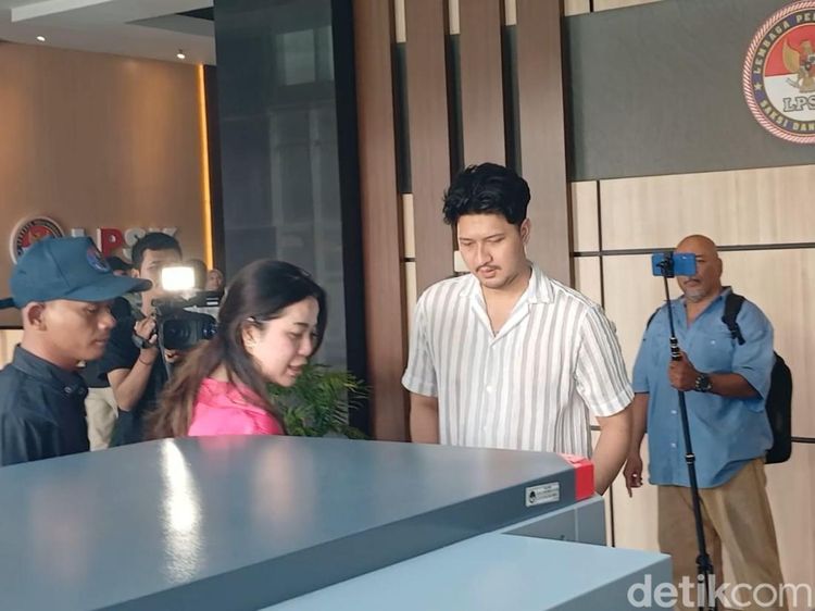 Potret Keluarga dan Pacar Ammar Zoni Datangi LPSK