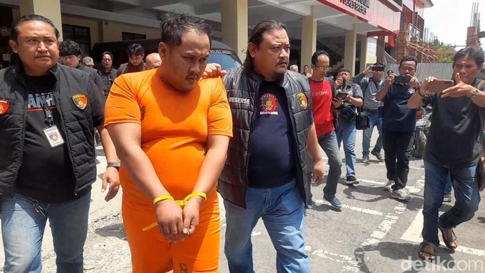 Anggi pembunuh guru SD yang mayatnya ditemukan di hutan Brebes, Rabu (26/11/2025).