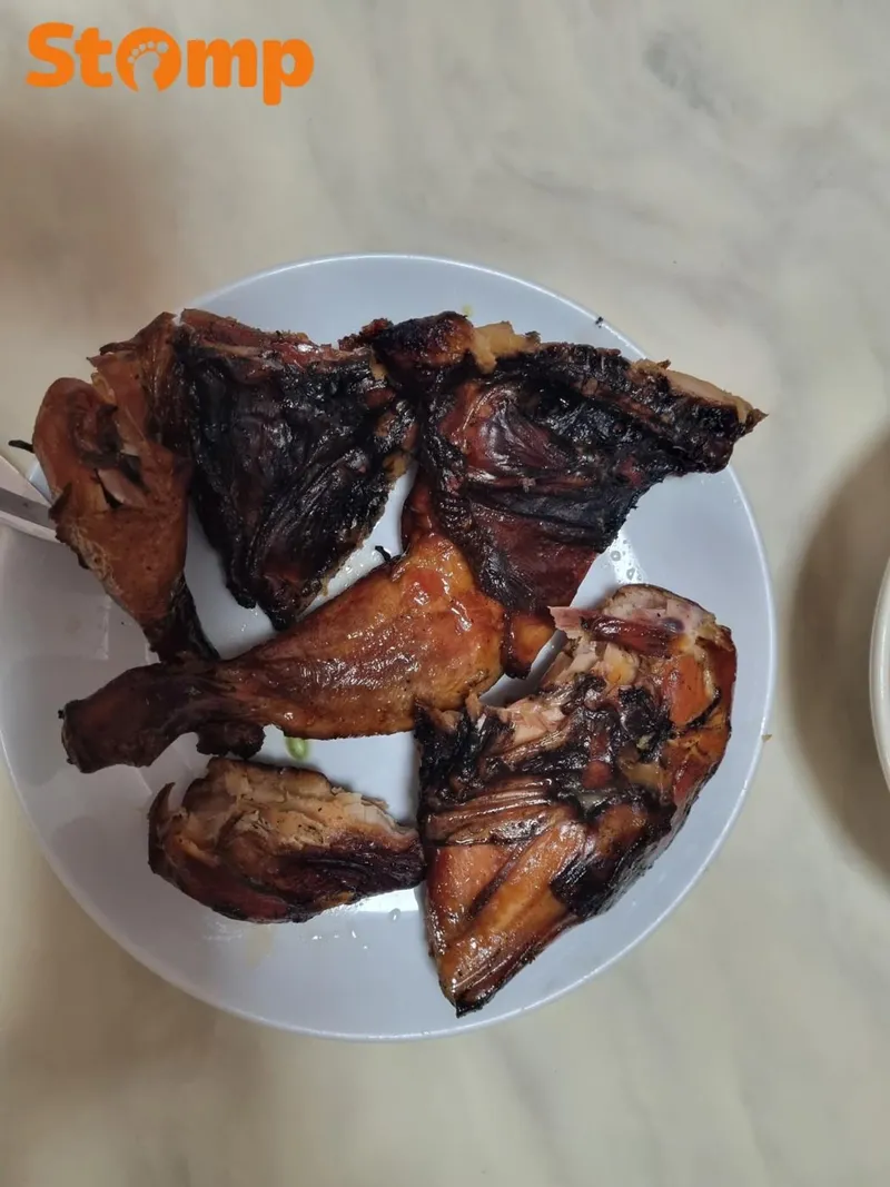 Ayam panggang keras Zonk! Pesanan Ayam BBQ Rp 200.000 Teksturnya Sekeras Batu