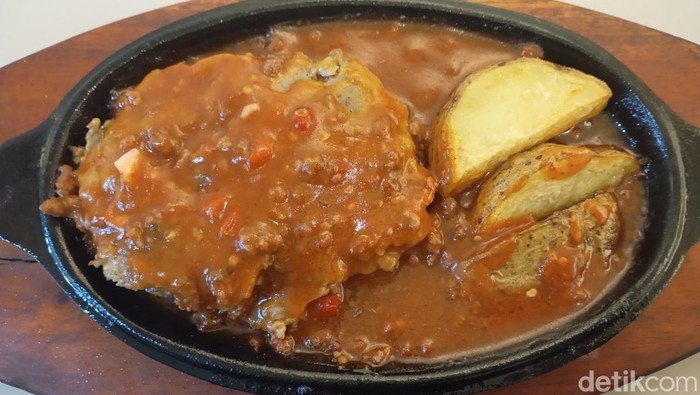 Bakso Hotplate. (Rindi Antika/detikSumut)