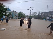 Video Banjir Aceh Makan Korban Jiwa, Ribuan Orang Mengungsi