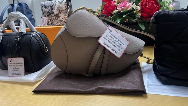 Barang Mewah yang Dilelang KPK Barang Mewah yang Dilelang KPK