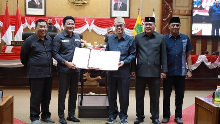Pemkab)Sidoarjo bersama DPRD Kabupaten Sidoarjo resmi menyepakati Anggaran Pendapatan dan Belanja Daerah (APBD) Tahun 2026 sebesar Rp5,716 triliun