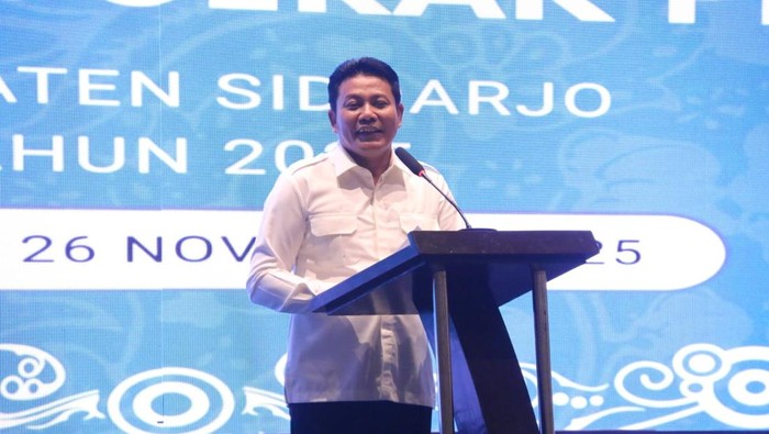 Bupati Subandi saat menghadiri Rakerda PKK Sidoarjo.