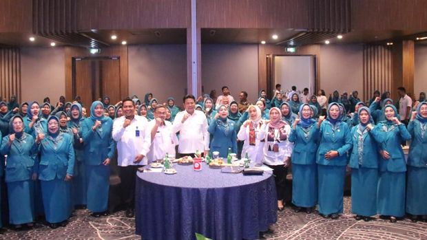 Bupati Subandi saat menghadiri Rakerda PKK Sidoarjo.