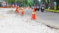 Warga dan pengguna jalan berharap proyek ini selesai tepat waktu, mengingat jalur BSD–Ciputat menjadi salah satu akses vital menuju pusat permukiman dan perkantoran di Tangerang Selatan.