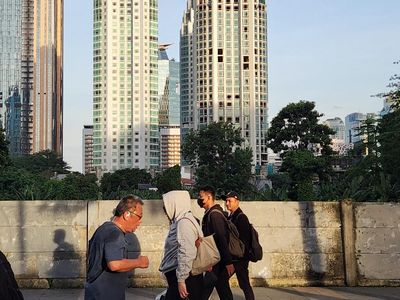 Meski Pekerja Formal Bertambah, Pekerja Informal Masih Jadi Mayoritas