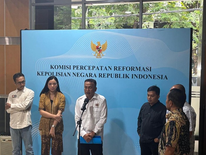 Komisi Percepatan Reformasi Polri audiensi dengan organisasi sipil. (Firda/detikcom)