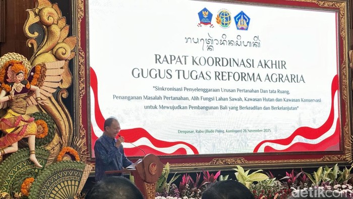 Gubernur Bali Wayan Koster berpidato dalam Rapat Koordinasi Akhir Gugus Tugas Reformasi Agraria, Rabu (26/11/2025).