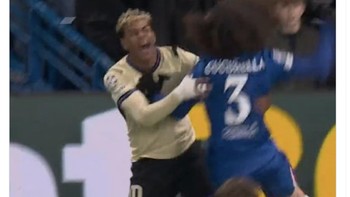 Jangan keras-keras Marc Cucurella, Yamal masih kecil. Foto: X.com