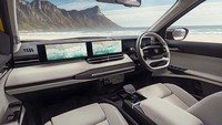 Di bagian dalam, SUV tersebut benar-benar terlihat modern berkat penggunaan layar tiga panel, sistem audio buatan JBL dengan teknologi Dolby Atmos dan material jok serta dasbor yang memang dirancang kekinian. Kemudian ada ADAS Level 2 dengan 20 kamera 360 derajat, enam airbags, pengisian daya ponsel nirkabel dan masih banyak lagi. Foto: Doc. Tata Motors