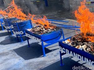 9,2 Juta Rokok Ilegal Dimusnahkan di Bandung