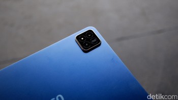 Ada dua kamera di bagian belakang Poco Pad X1. Komposisinya 13 MP dan 8 MP. Foto: Adi Fida Rahman/detikINET