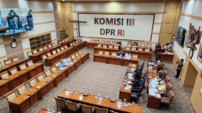 Rapat Dengar Pendapat Panja RUU Penyesuaian Pidana di Komisi III DPR.