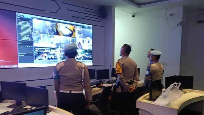 Ruangan call center 110 Polresta Pekanbaru