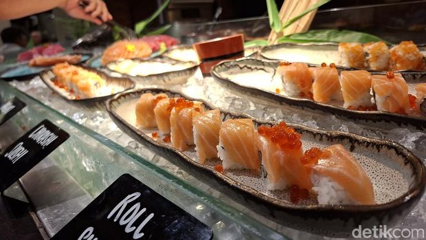 Santapan khas Jepang di Feast Restaurant Sheraton Hotel Bandung. Santapan khas Jepang di Feast Restaurant Sheraton Hotel Bandung.