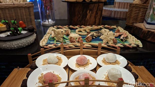 Santapan khas Jepang di Feast Restaurant Sheraton Hotel Bandung. Santapan khas Jepang di Feast Restaurant Sheraton Hotel Bandung.