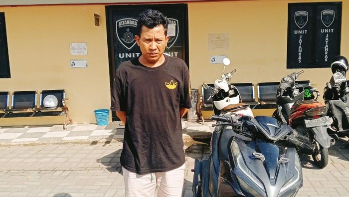 Satreskrim Polresta Mataram amankan pelaku pencurian motor di Pasar Bertais, Kota Mataram, Selasa (25/11/2025).