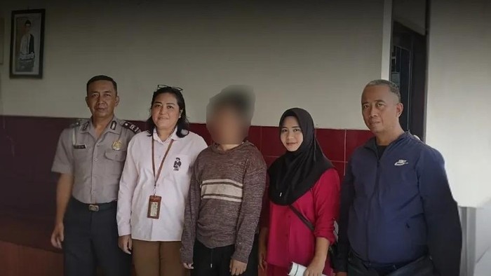 Seorang wanita berinisial A (25) asal Cibinong, Bogor dilaporkan hilang sejak dua hari lalu. A kemudian ditemukan di wilayah Grogol Petamburan, Jakbar. (dok istimewa)