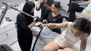 Ia juga menghitung biaya pembuatan tato yang mencapai ratusan juta dan memilih mengalihkannya untuk masa depan anak-anaknya. Foto: Instagram @itssheilamj