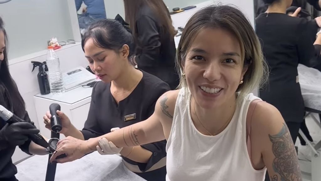 Sheila Marcia Rela Tahan Sakit Hapus Semua Tato Kecuali Nama Anak-anak