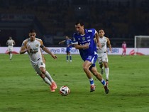 Thom Haye Tangkap Sinyal Bahaya dari Lion City Sailors