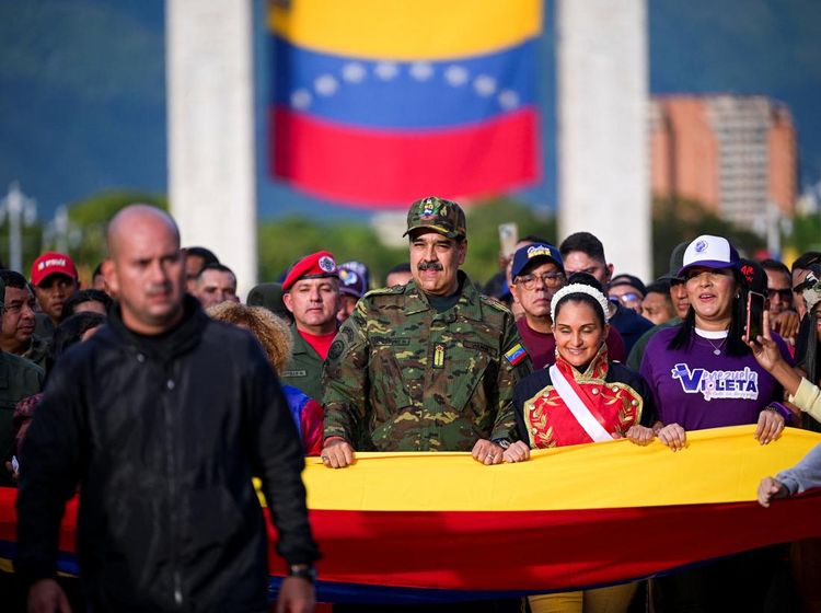 Maduro Pimpin Pawai di Tengah Ketegangan Hubungan dengan AS