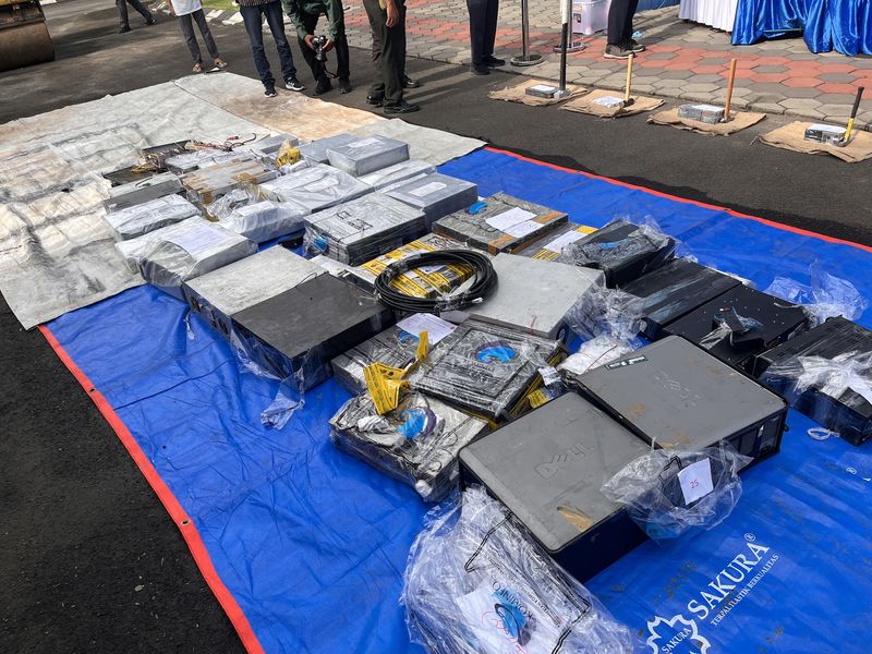 Alat telekomunikasi ilegal