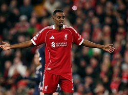 Masuknya Alexander Isak juga tidak membantu. Isak pun terus lanjutkan puasa gol di Liverpool (REUTERS/Phil Noble)